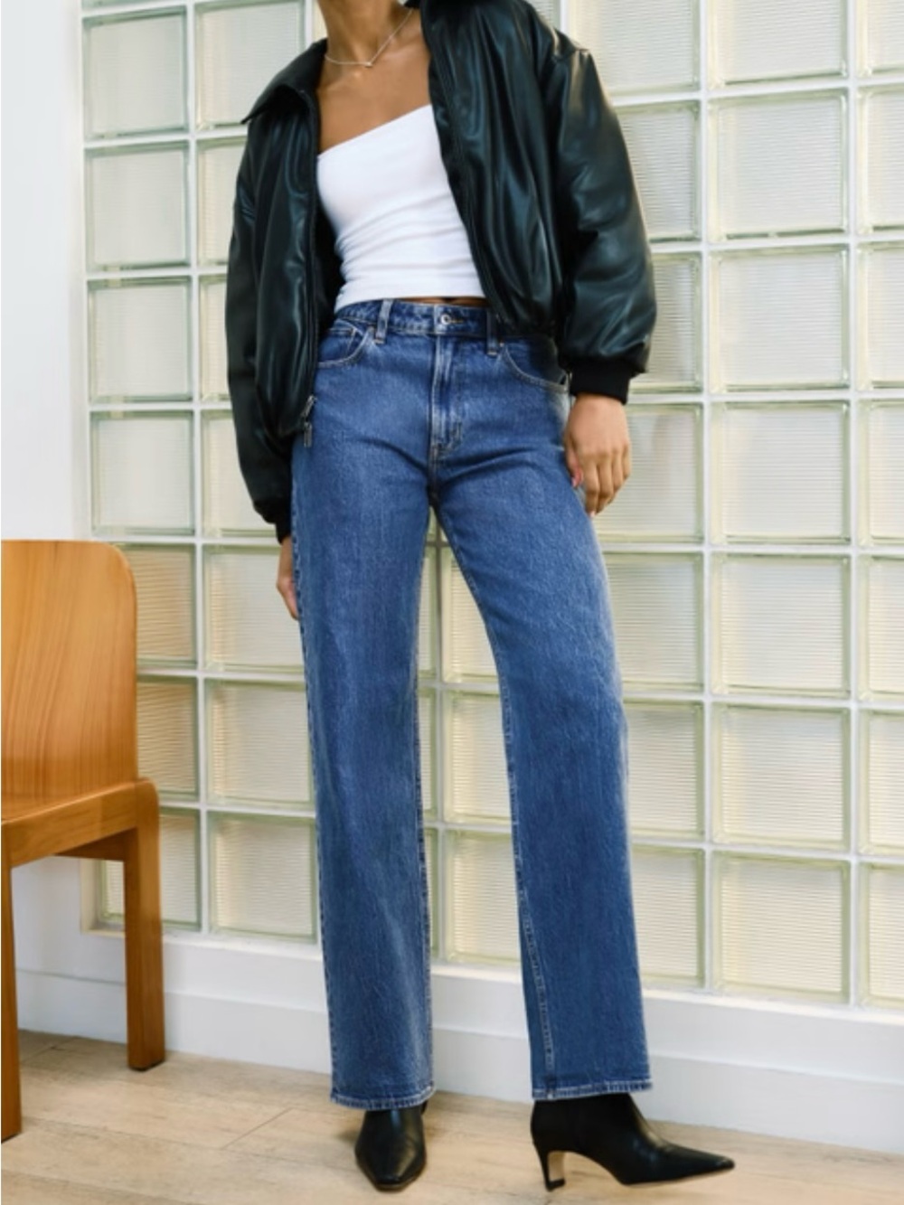 Abercrombie Love Curve High Rise 90's Relaxed 28 Long EUC